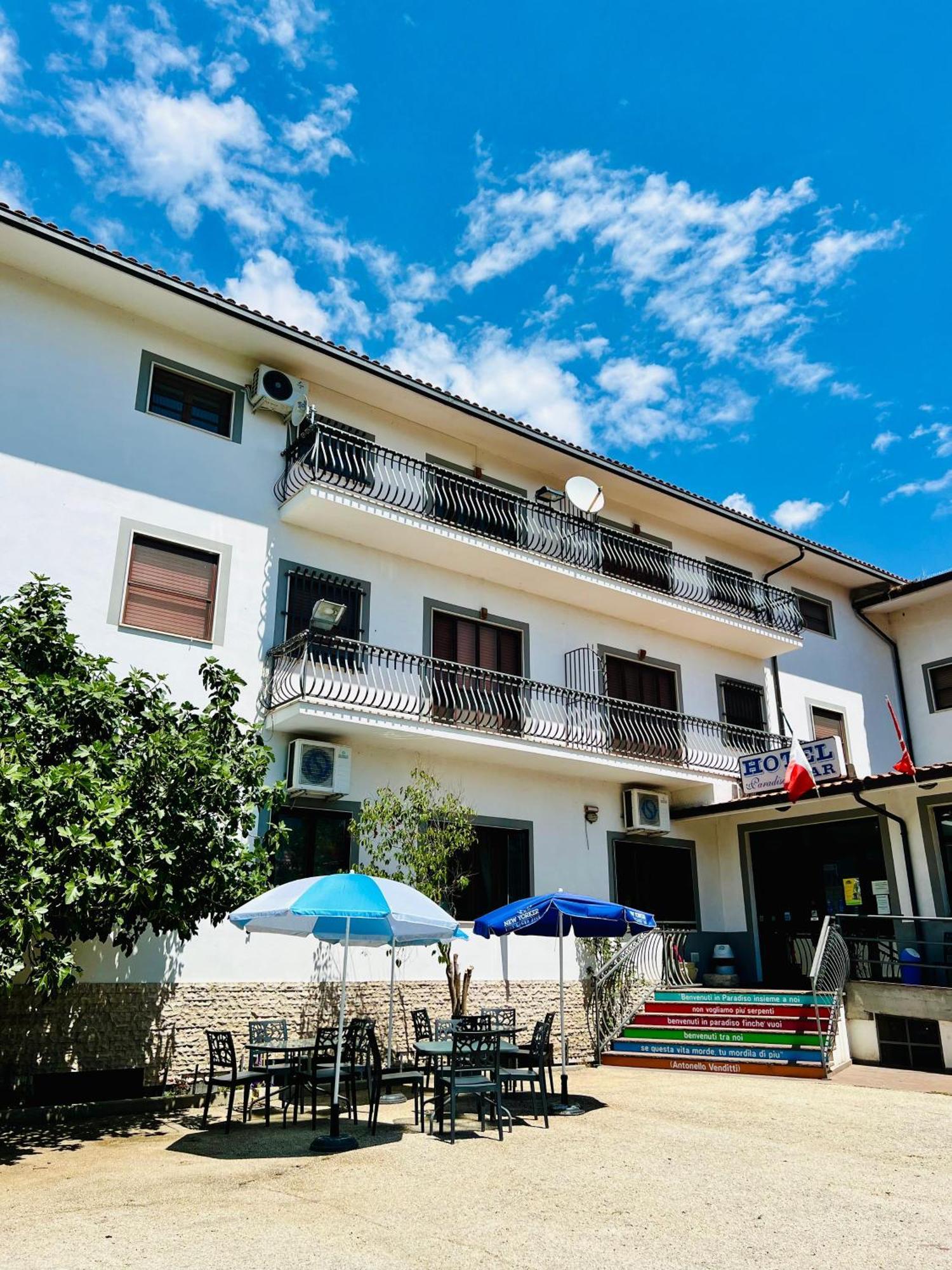 Hotel Paradiso Celano Extérieur photo