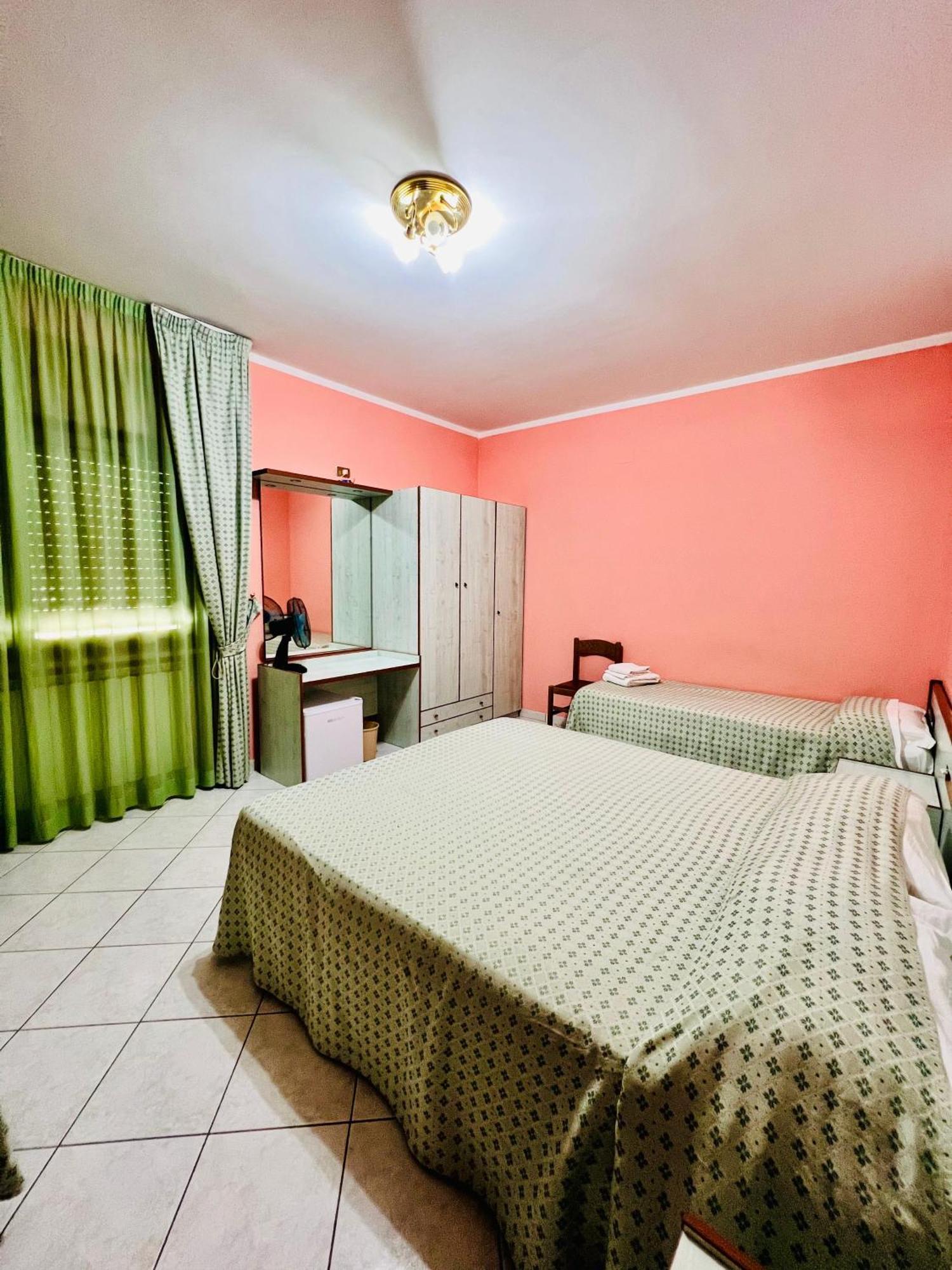 Hotel Paradiso Celano Extérieur photo